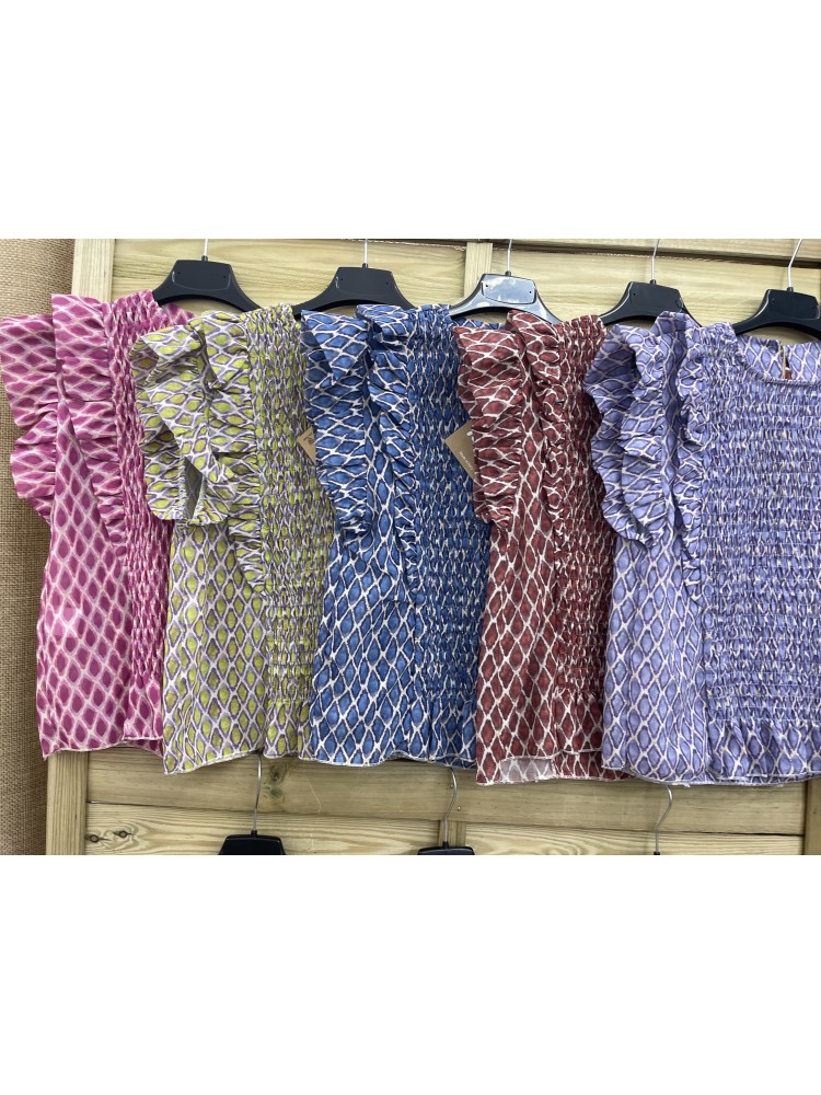 Camisa estampada con fruncido y volantitos