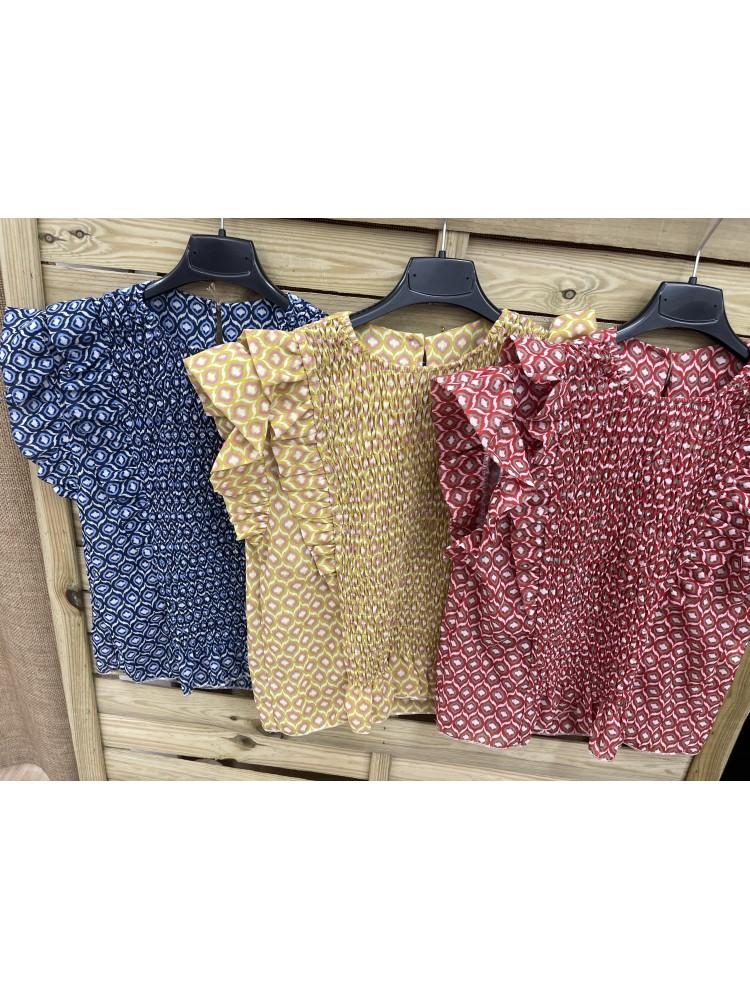 Camisa estampada con fruncido y volantitos