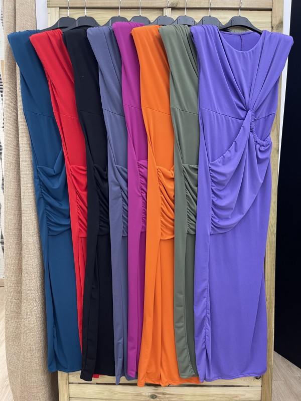 Vestido largo con nudo delantero y hombreras