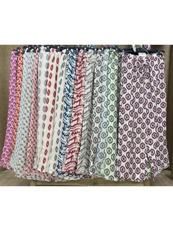 Pantalon pesquero rajas laterales estampado