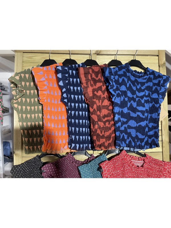 Camisa estampada fruncida de sisa con vuelo 2