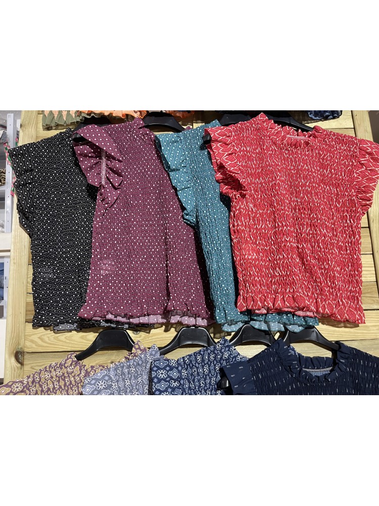 Camisa estampada fruncida de sisa con vuelo