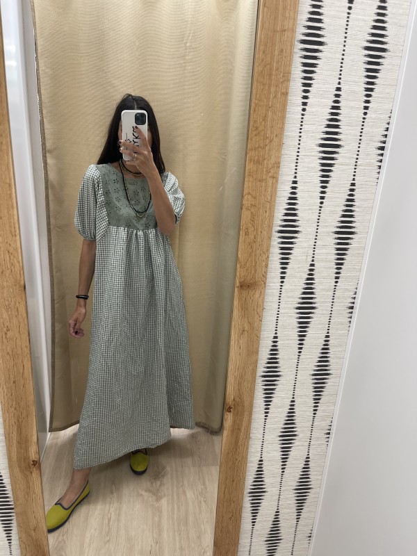 Vestido largo vichy con brocado