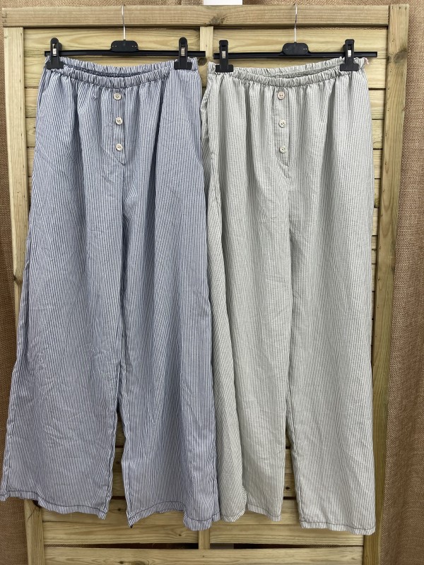 Pantalon ancho de rayitas con botones