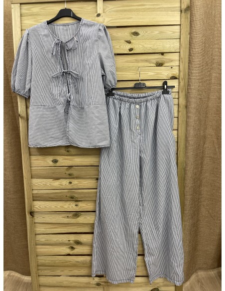 Pantalon ancho de rayitas con botones