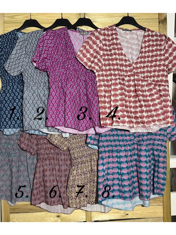 Camisa estampada con pico y pecho fruncido