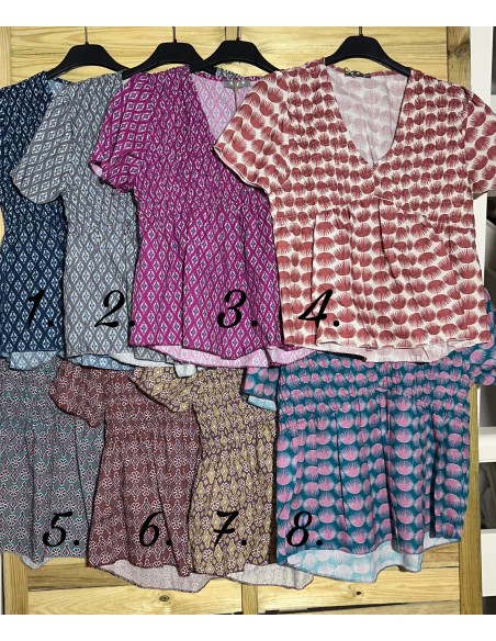 Camisa estampada con pico y pecho fruncido