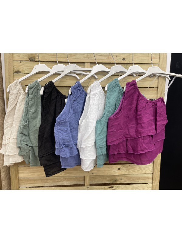 Top asimetrico de lino triple volante