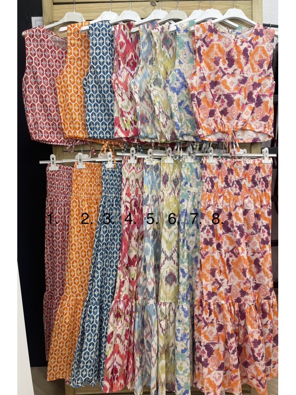 Conjunto de falda midi y top cordón estampado