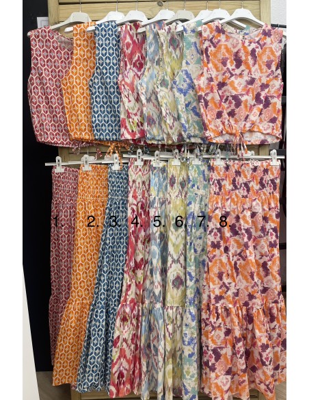 Conjunto de falda midi y top cordón estampado