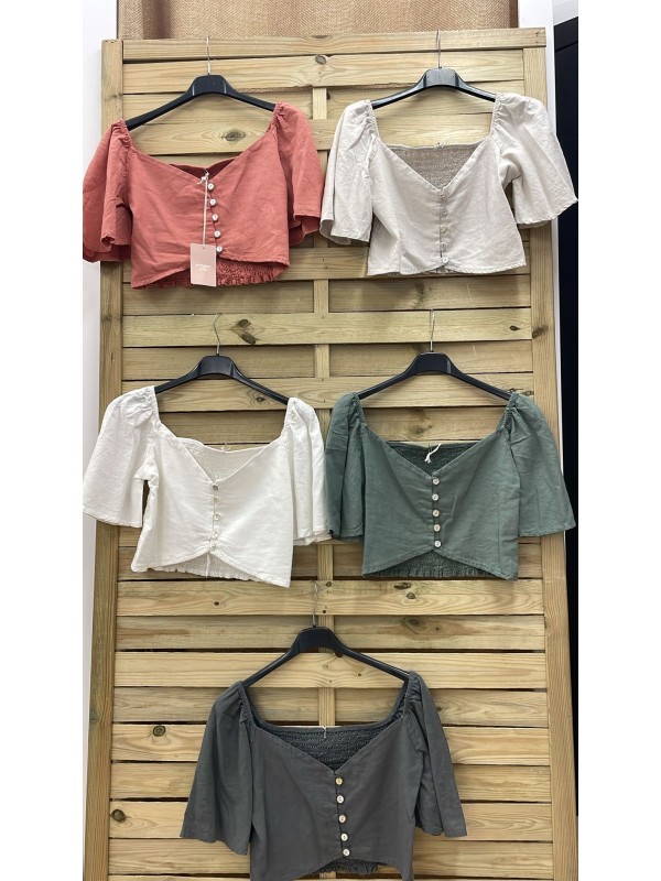 Top de lino corto con botones