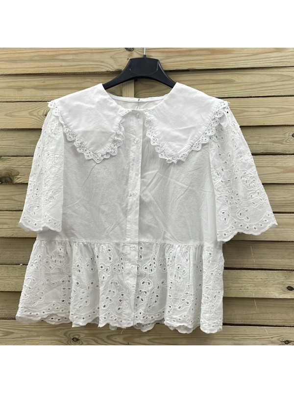 Camisa cuello bobo con brocado