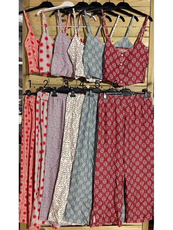 Pantalón estampado cinturilla elastica rajas laterales