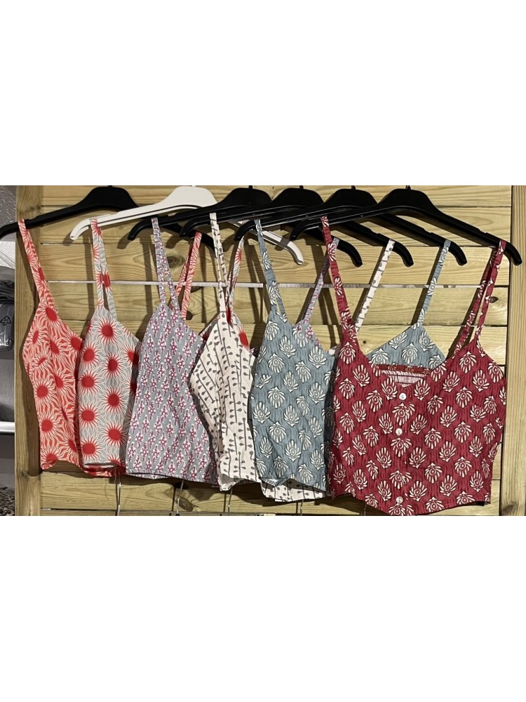 Top corto estampado botones