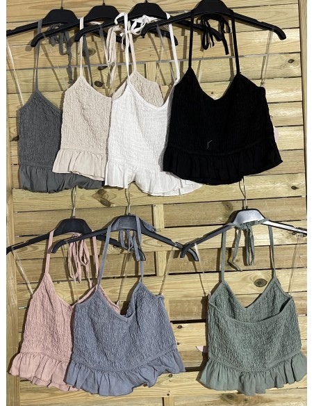 Top corto fruncido con mini volante