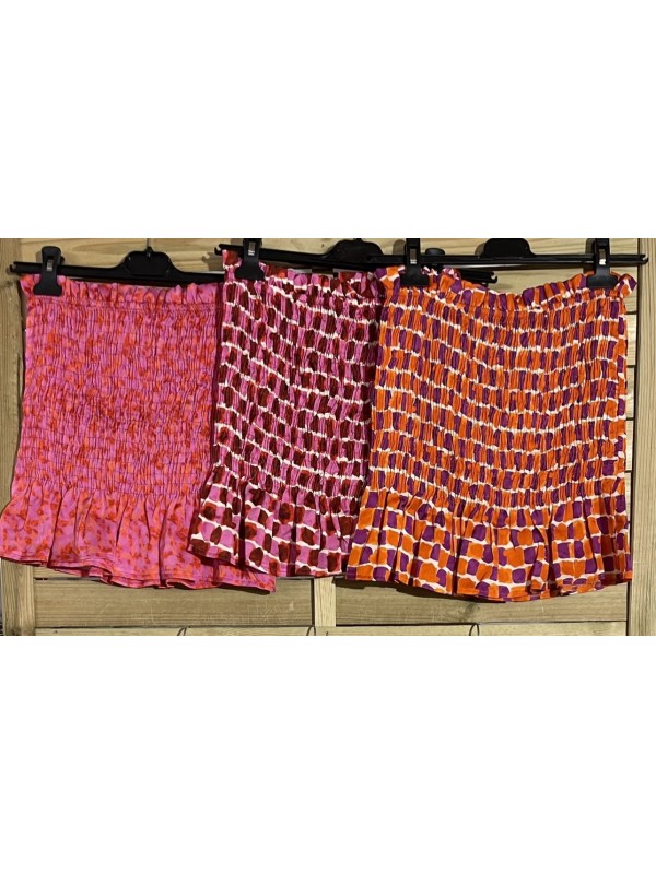 Top satén fruncido con volantito manchas