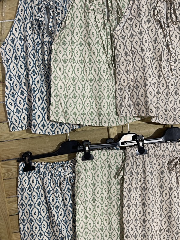 Top halter con lazada florecitas 2