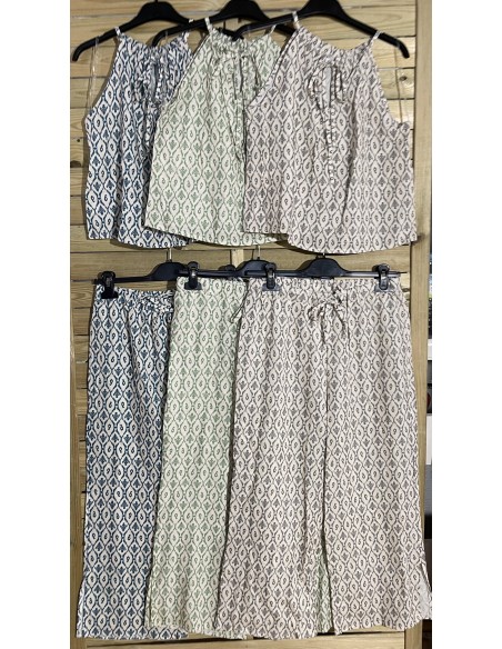 Pantalón pesquero rajas laterales florecitas