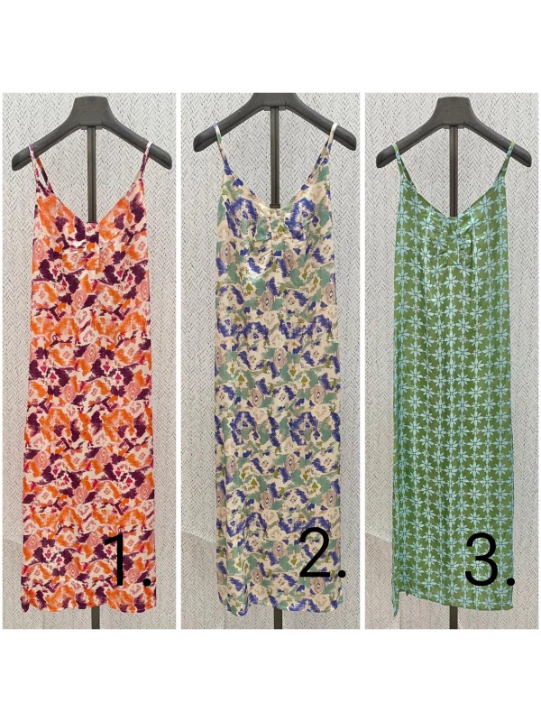 Vestido midi estampado con detalle de fruncidito en pecho