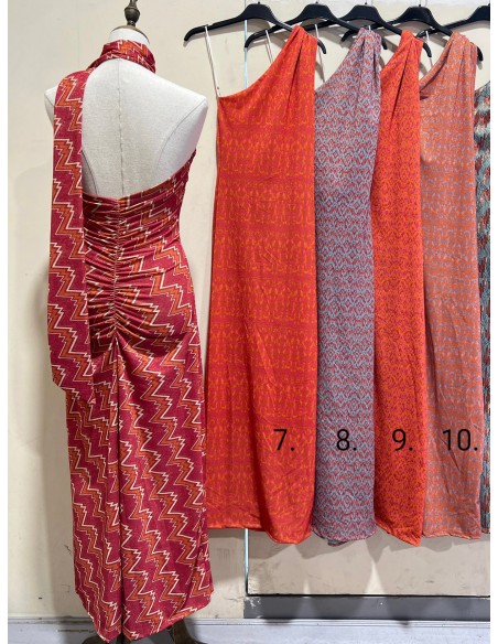 Vestido asimétrico brillito espalda descubierta