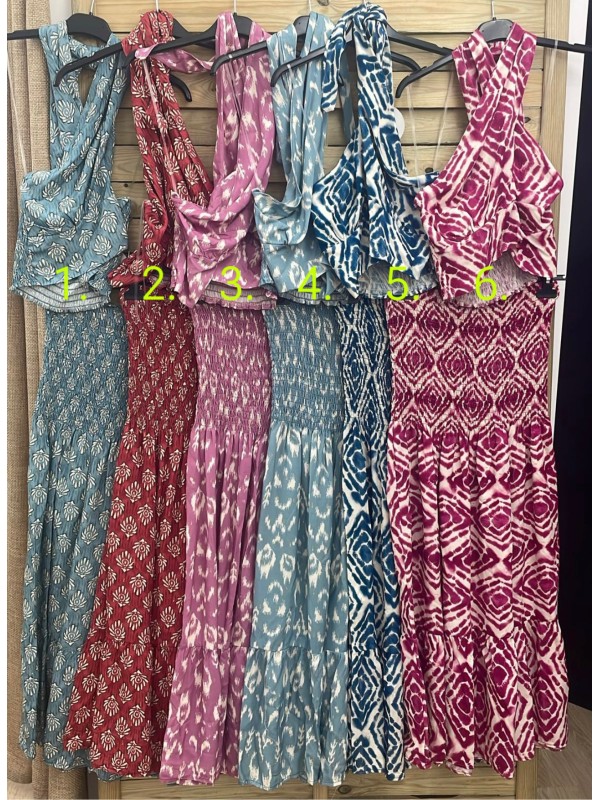 Top estampado parte delantera cruzada