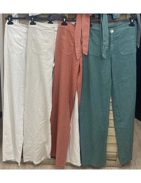 Pantalón de lino con bolsillos delanteros y bajo desflecado