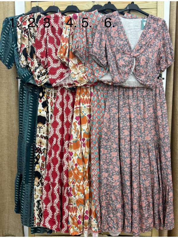 Conjunto de top cruzado manta corta y falda midi