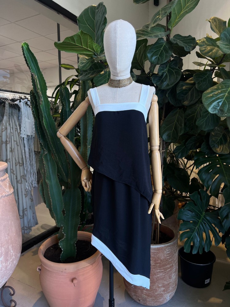 Conjunto de top y falda midi asimétrico bicolor