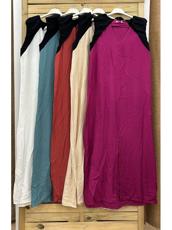 Vestido liso raja delantera con maxi sisa negra