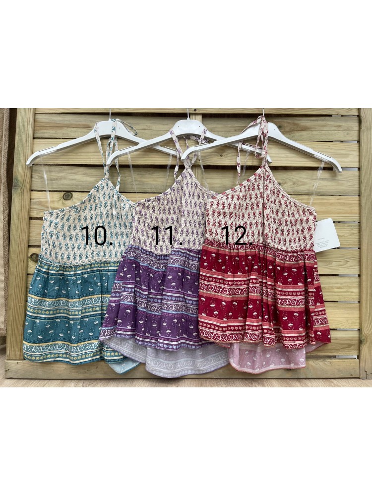 Top doble estampado cogido al cuello