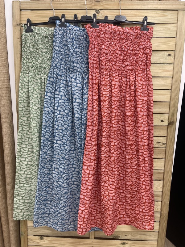 Vestido palabra largo pecho fruncido pétalos