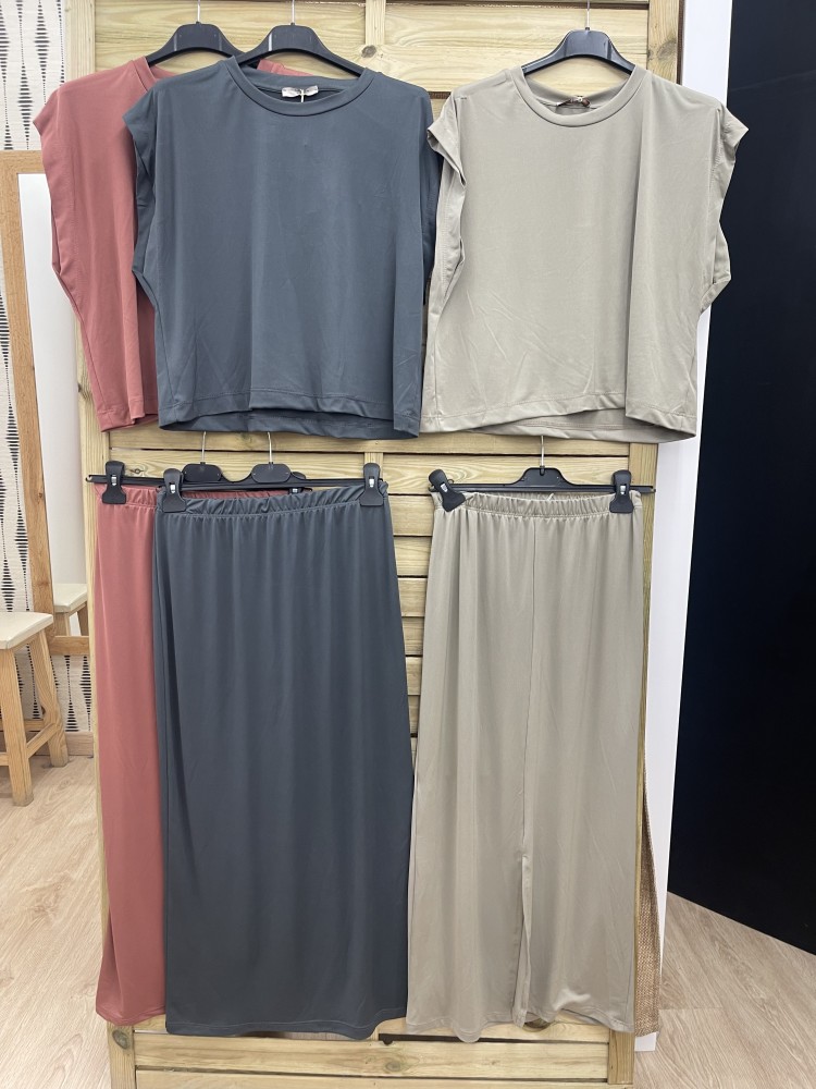 Falda midi punto de lycra raja