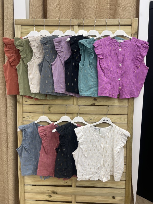 Camisa fruncida con botones pincelada dorada