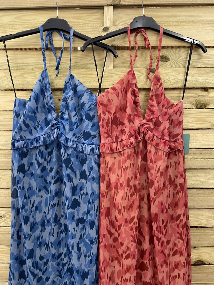 Vestido gasa manchas cogido al cuello