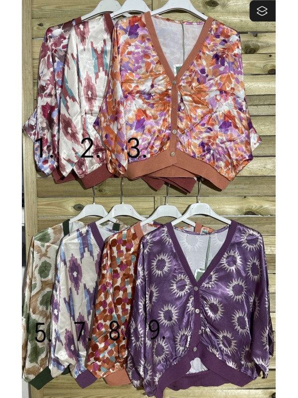 Chaqueta satén estampada con botones y bordes de punto 2