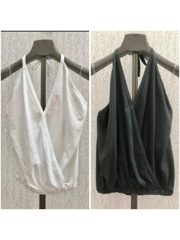 Top punto parte delantera cruzada cogido al cuello