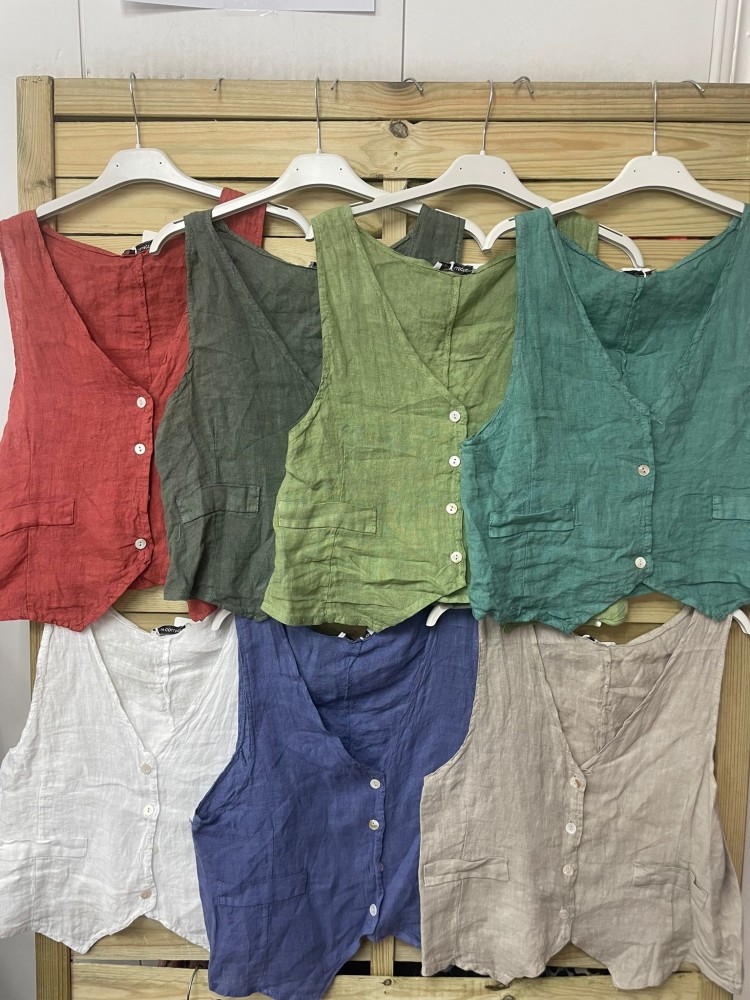 Chaleco de lino con botones y falsos bolsillos