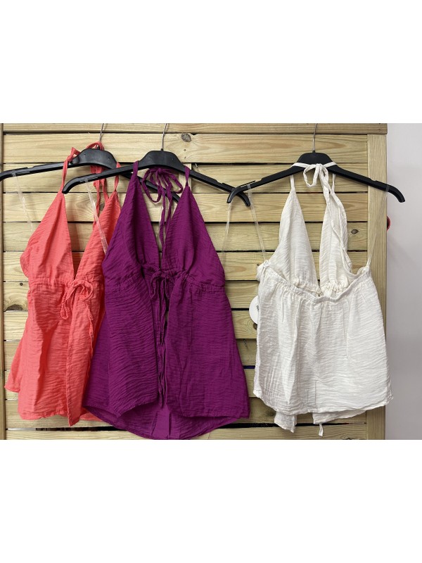 Top con lazo delantero cogido al cuello y espalda descubierta