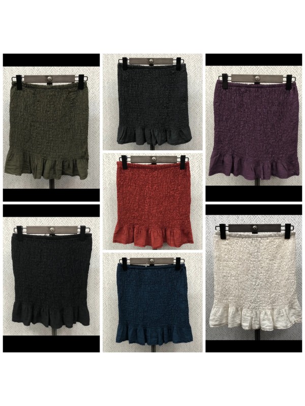 Falda mini fruncida con volantito