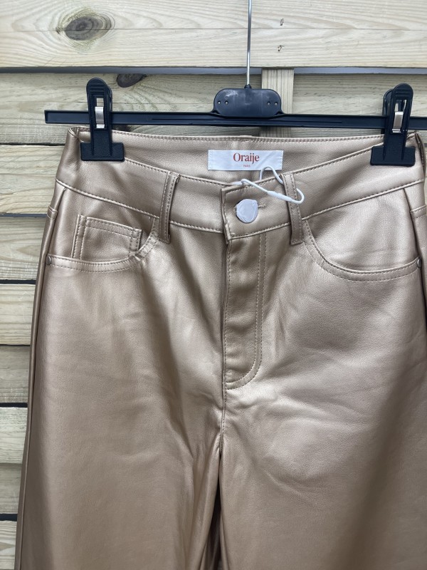 Pantalón recto efecto piel dorado 2
